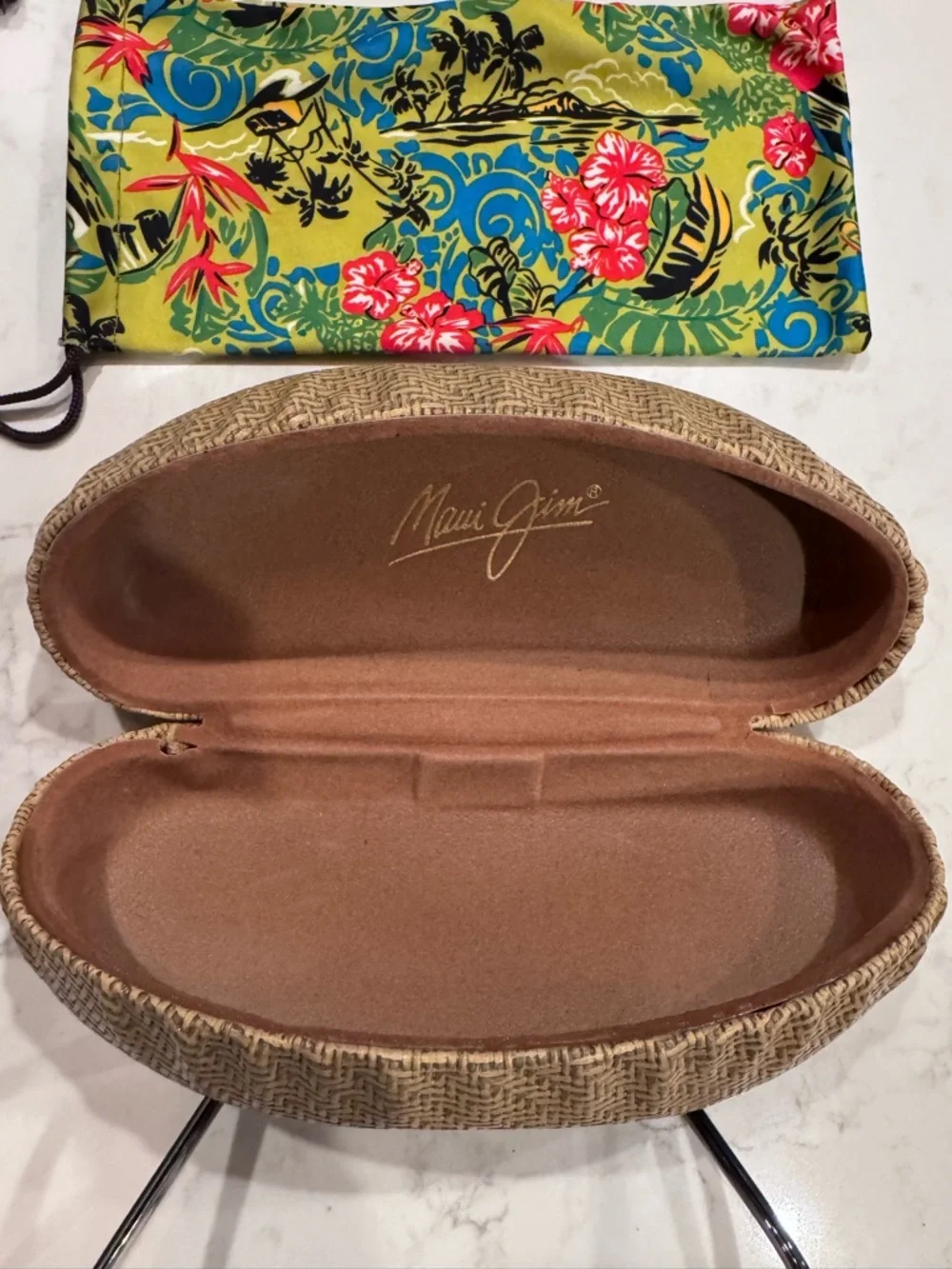 Maui Jim Women's Black to Brown Gradient Frame Sunglasses with Case & Pouch - Picture 10 of 12